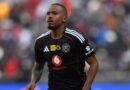 UAppollis utyhila indlela uMbule amququzele ngayo  kwiPirates